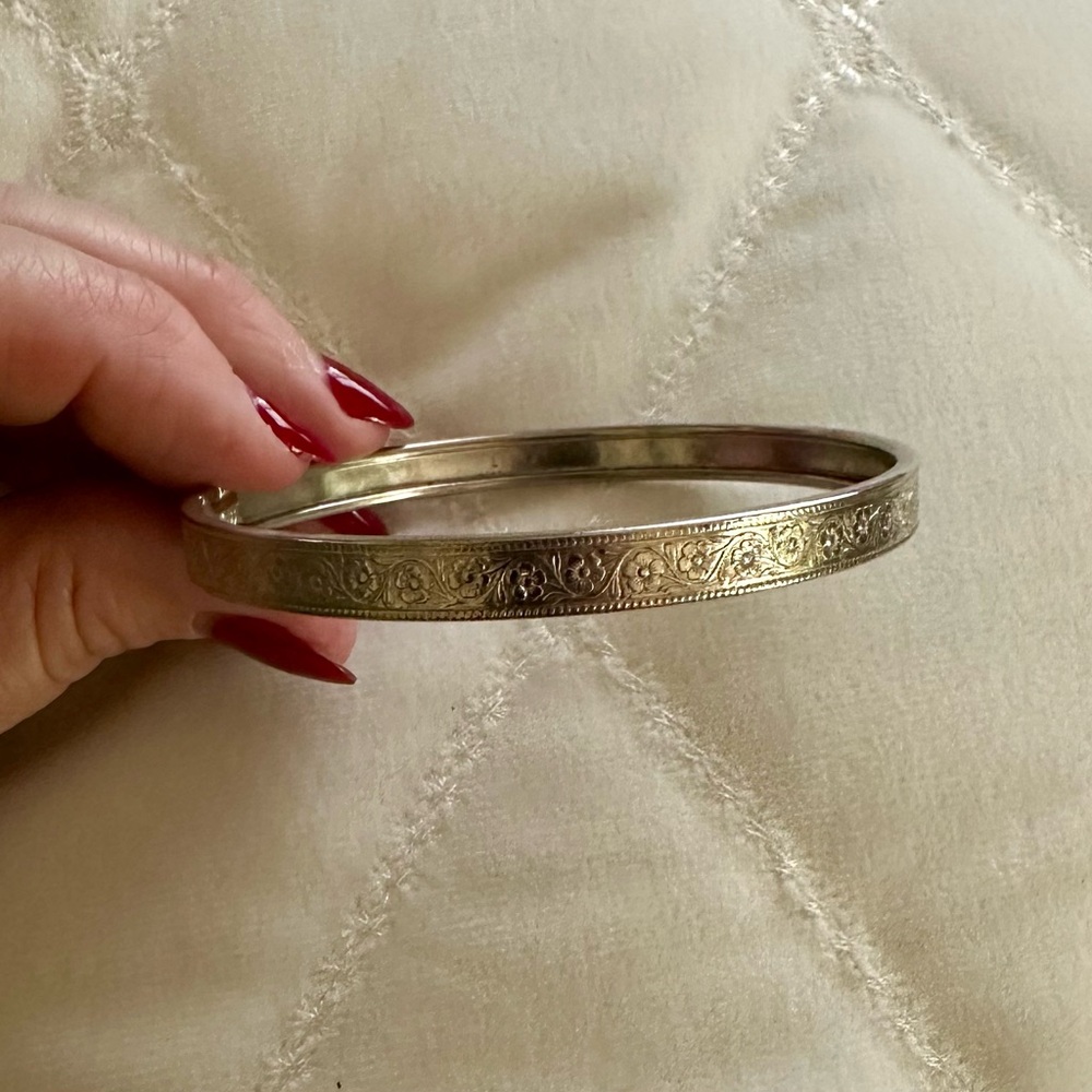 Elegant Silver Bangle Bracelet